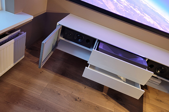 Beamer kast voor groot projectie scherm