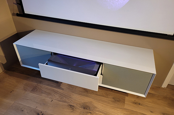 Beamer kast voor groot projectie scherm